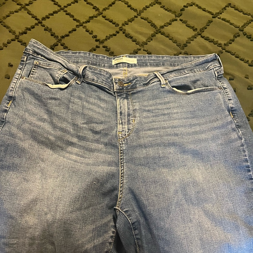 Levi Strauss Signature Blue Capri Jeans